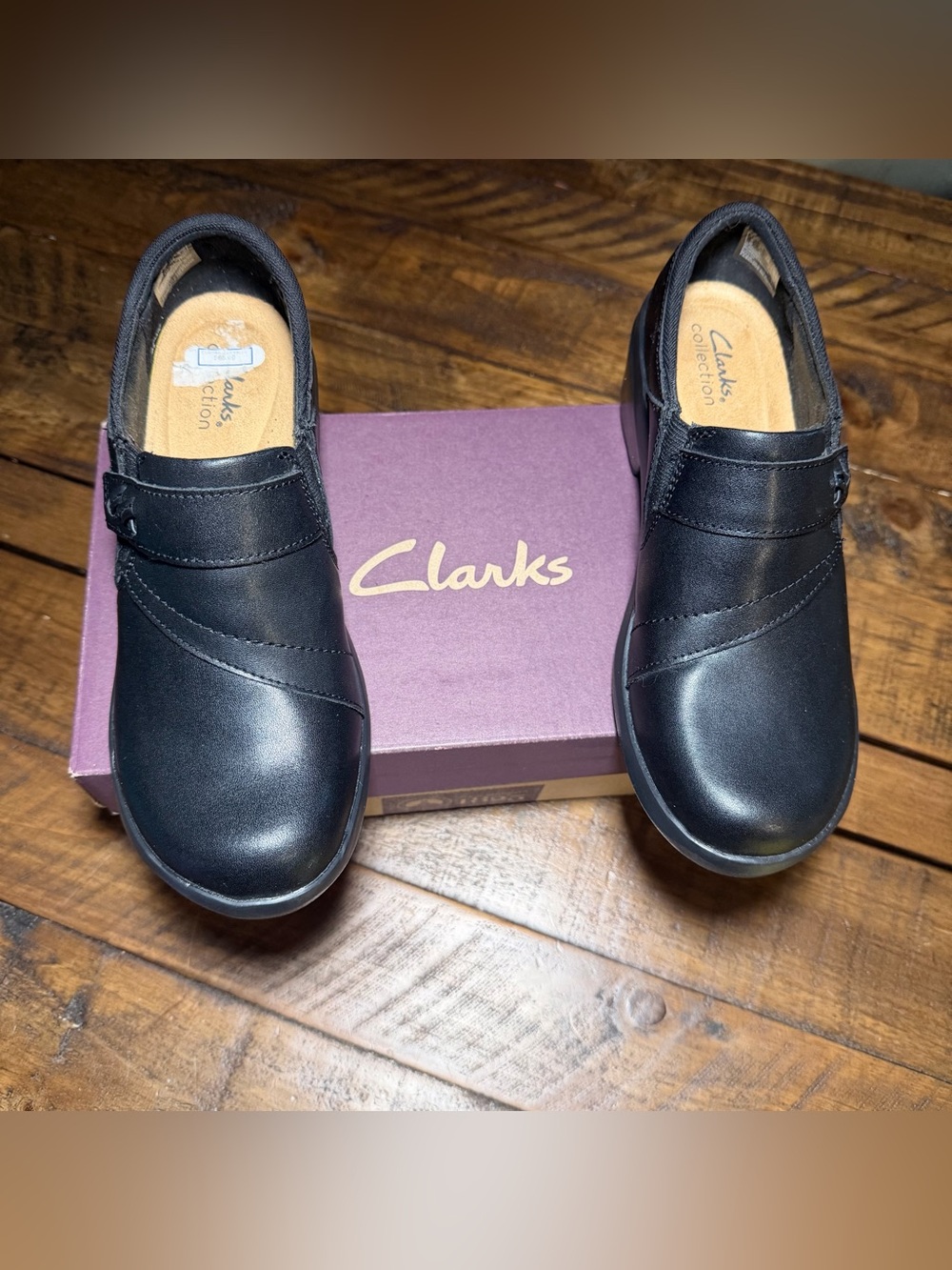 Clarks Angie Pearl Womens Round Closed Toe Slip-On Shoe Size 7.5